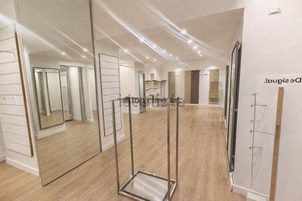 locale commerciale in affitto a Pozzuoli