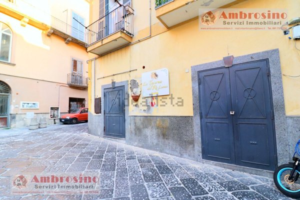 negozio in affitto a Pozzuoli