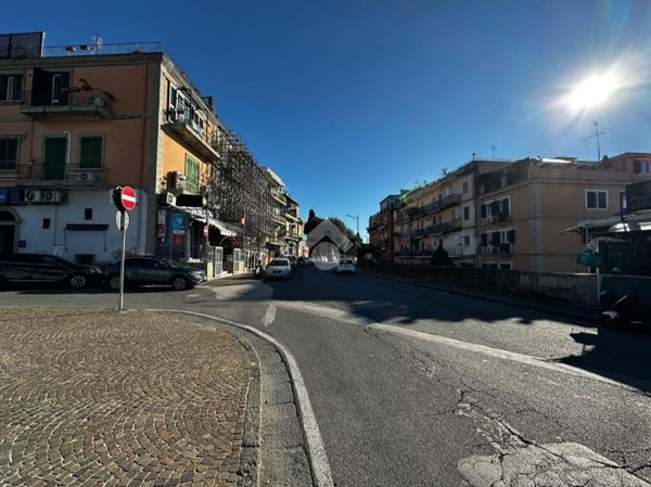 locale commerciale in affitto a Pozzuoli