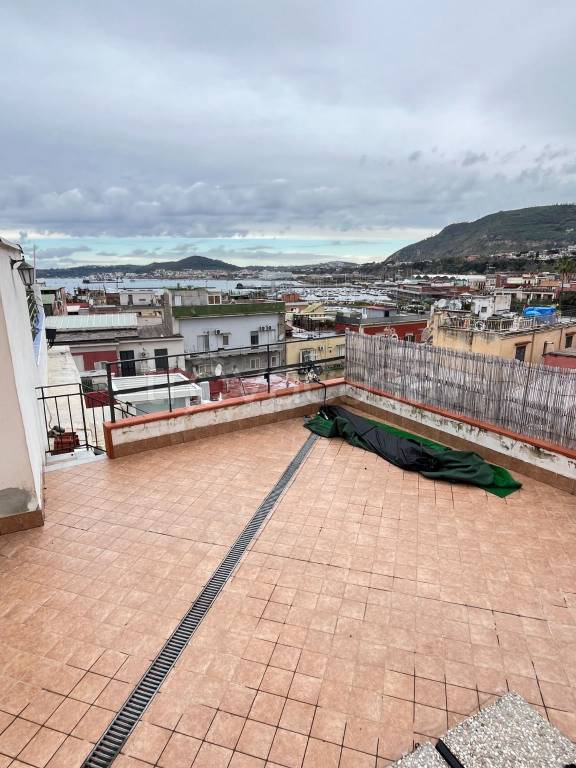 appartamento in affitto a Pozzuoli