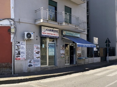negozio in affitto a Pozzuoli