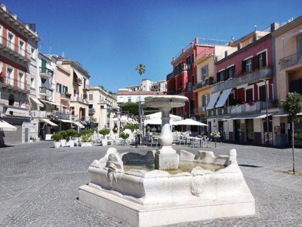 appartamento in affitto a Pozzuoli