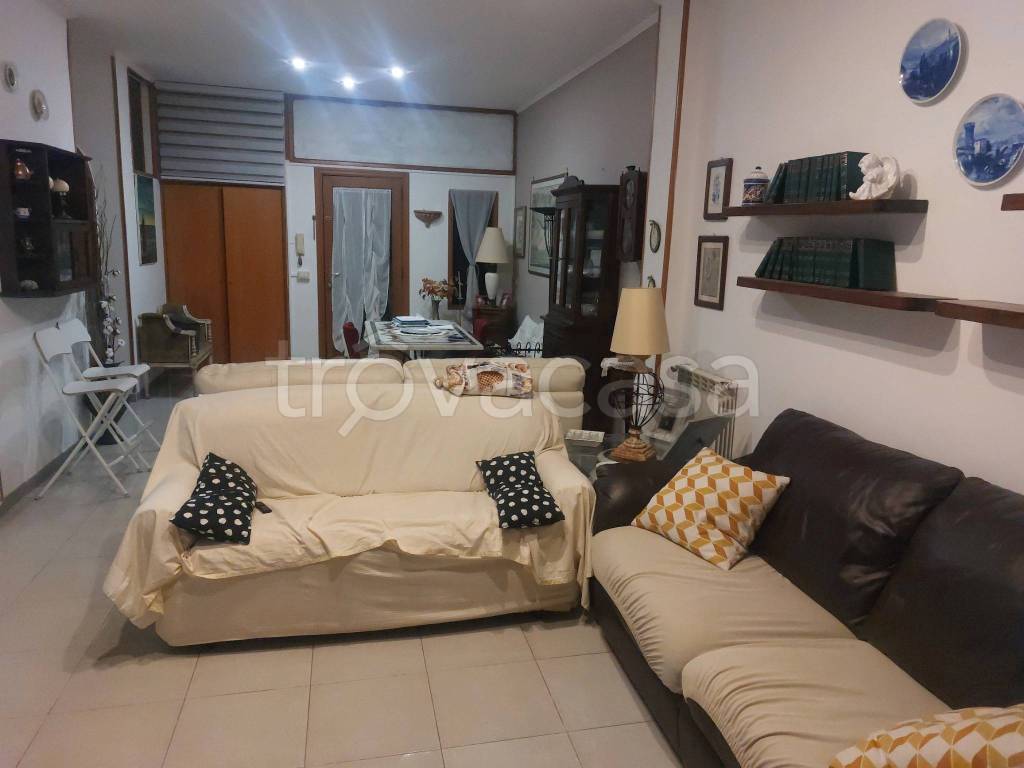 appartamento in affitto a Pozzuoli in zona Monterusciello