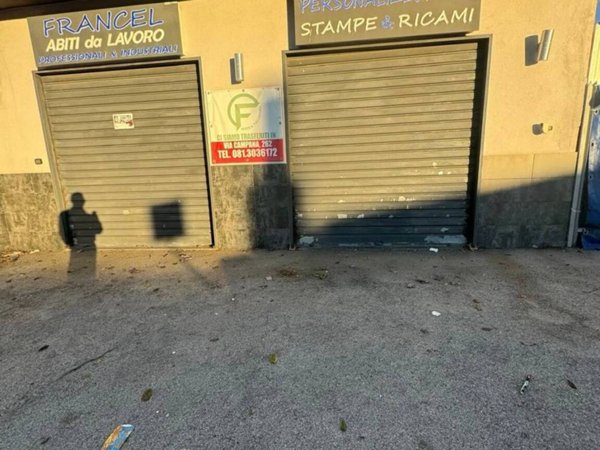 negozio in affitto a Pozzuoli