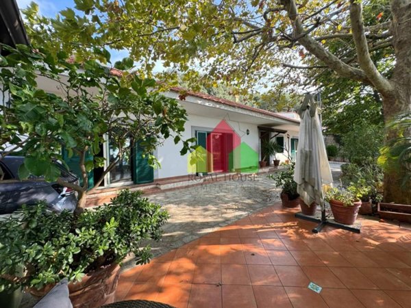 casa indipendente in affitto a Pozzuoli in zona Pisciarelli