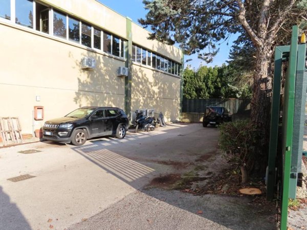 ufficio in affitto a Pozzuoli