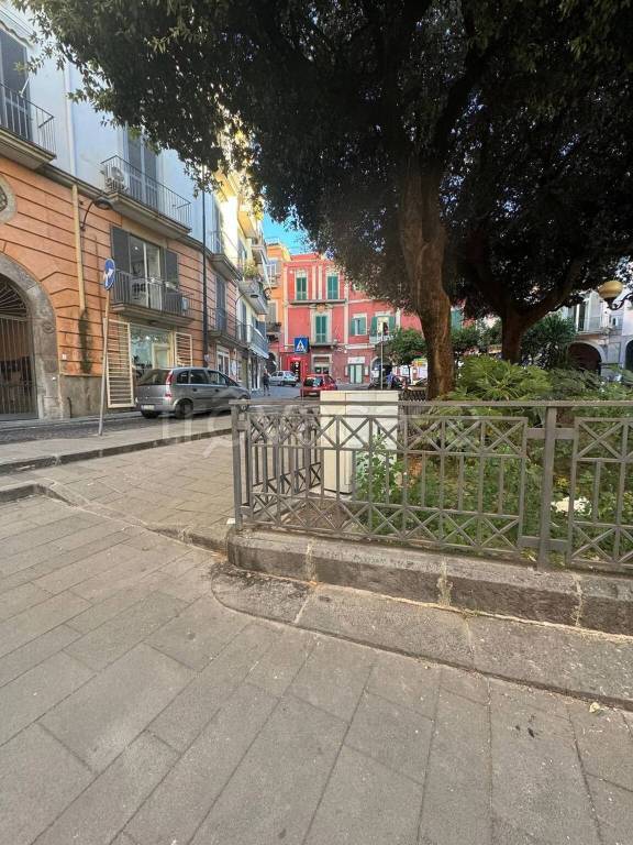 negozio in affitto a Pozzuoli