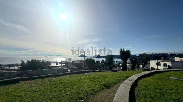 appartamento in affitto a Pozzuoli in zona Lucrino