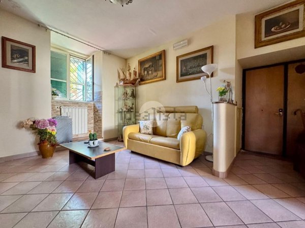 appartamento in affitto a Pozzuoli in zona Lucrino