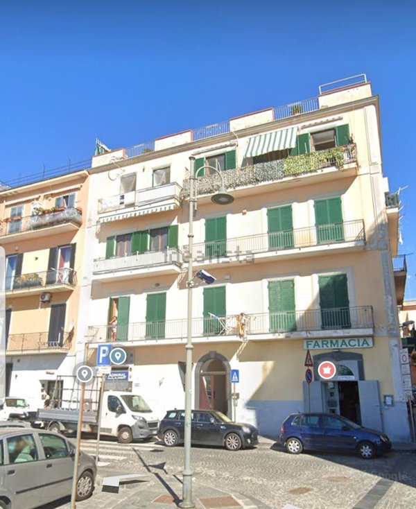 locale commerciale in affitto a Pozzuoli
