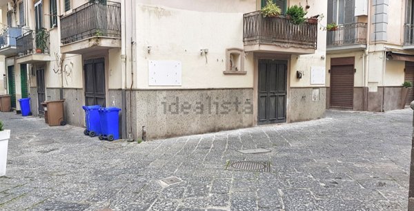 locale commerciale in affitto a Pozzuoli