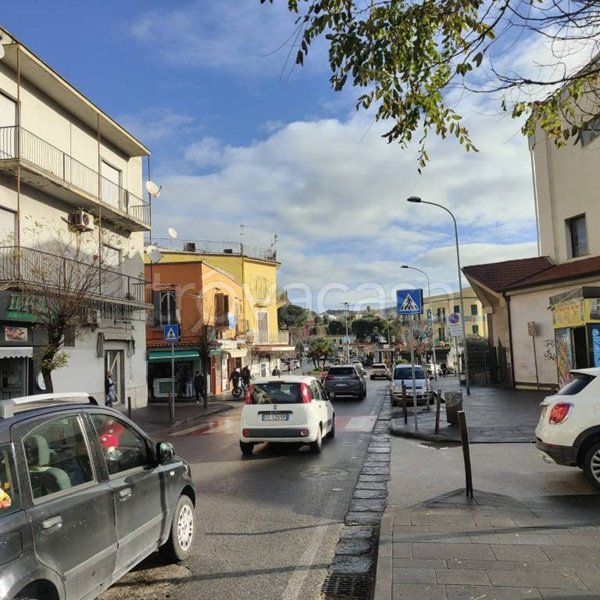 negozio in affitto a Pozzuoli in zona Arco Felice