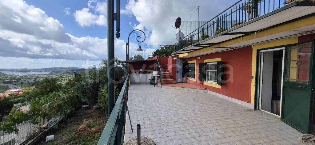 appartamento in affitto a Pozzuoli in zona Toiano