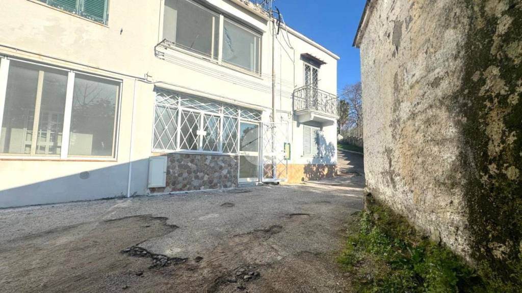 appartamento in affitto a Pozzuoli in zona Lucrino