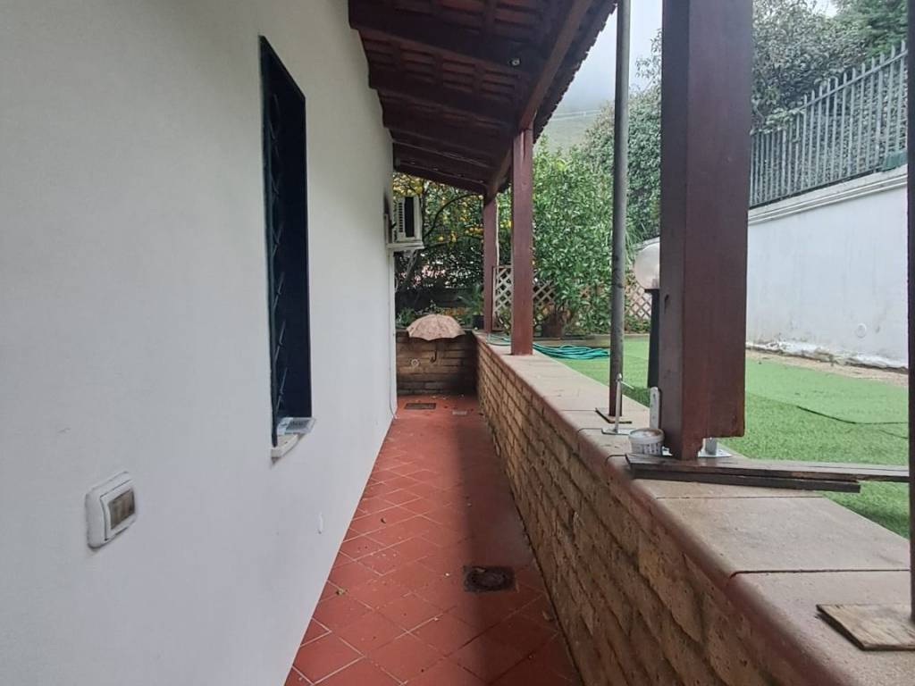 appartamento in affitto a Pozzuoli in zona Toiano