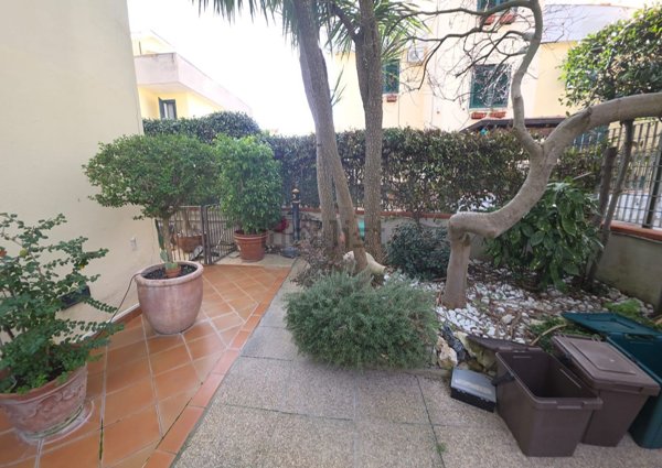 casa indipendente in affitto a Pozzuoli in zona Monterusciello