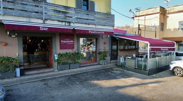 negozio in affitto a Pozzuoli