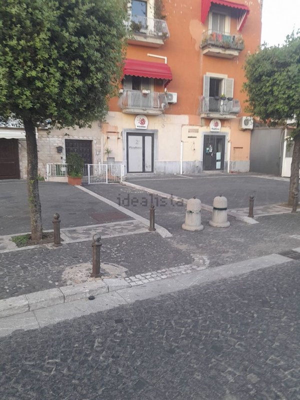 negozio in affitto a Pozzuoli
