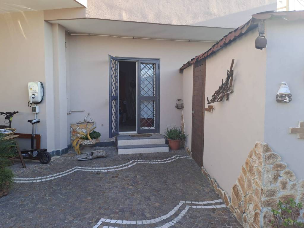 appartamento in affitto a Pozzuoli in zona Licola Lido