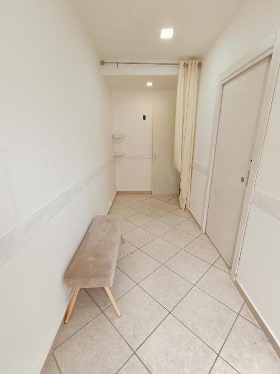 negozio in affitto a Pozzuoli