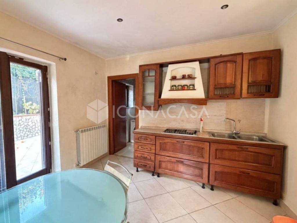 appartamento in affitto a Pozzuoli in zona Toiano