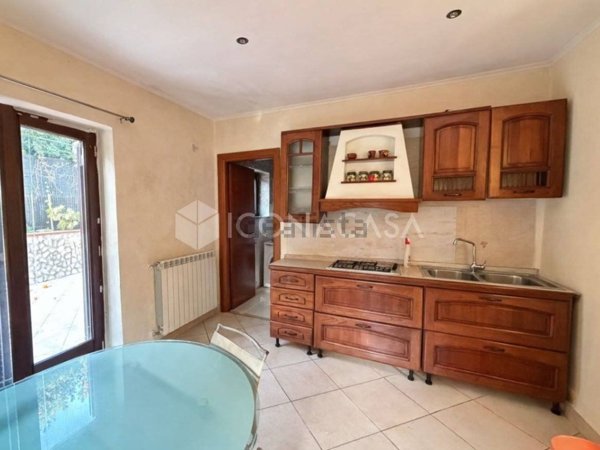 appartamento in affitto a Pozzuoli in zona Toiano