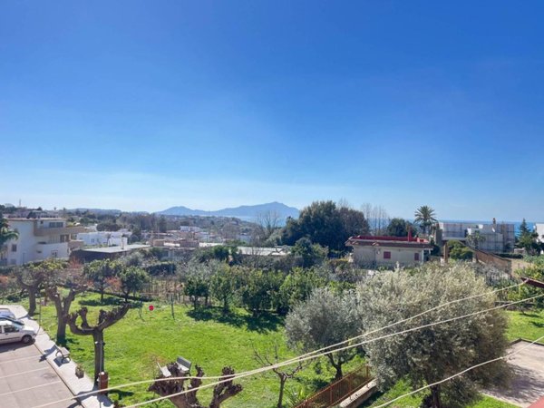 appartamento in affitto a Pozzuoli in zona Monterusciello
