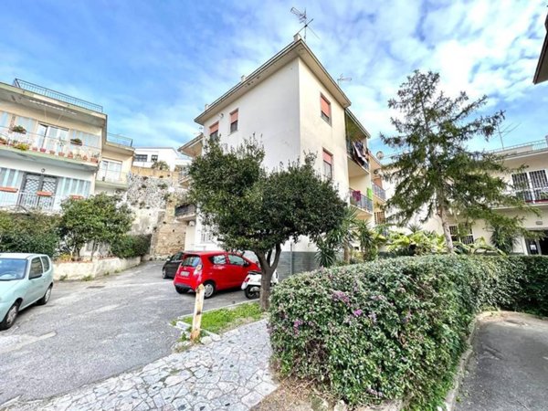 appartamento in affitto a Pozzuoli in zona Lucrino