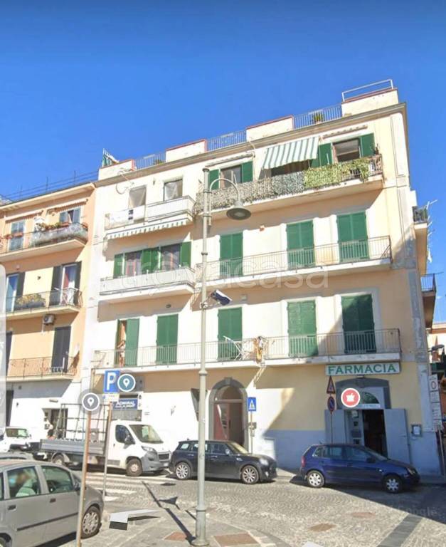 negozio in affitto a Pozzuoli