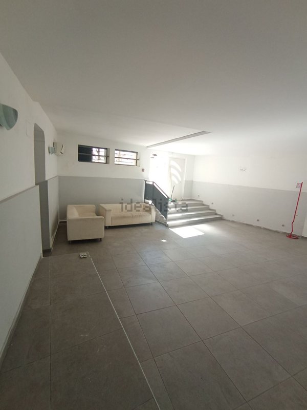 locale commerciale in affitto a Pozzuoli in zona Arco Felice