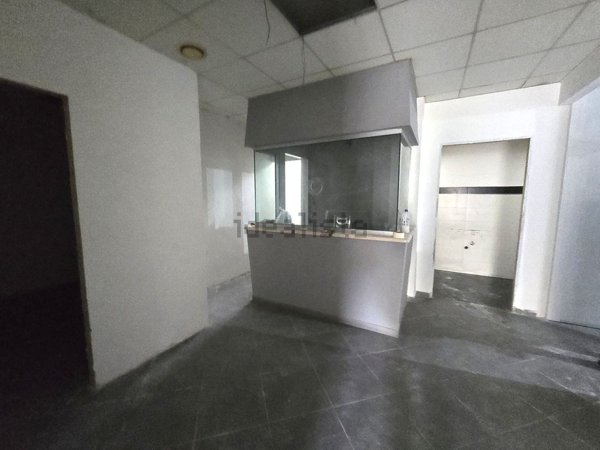 ufficio in affitto a Pozzuoli in zona Monterusciello