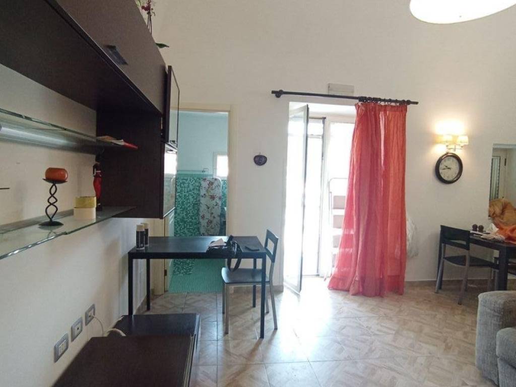 appartamento in affitto a Pozzuoli in zona Lucrino