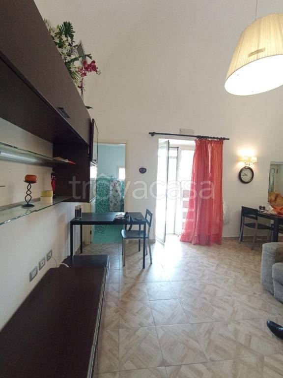 appartamento in affitto a Pozzuoli in zona Lucrino