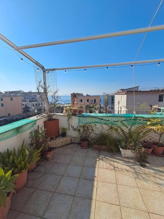 appartamento in affitto a Pozzuoli