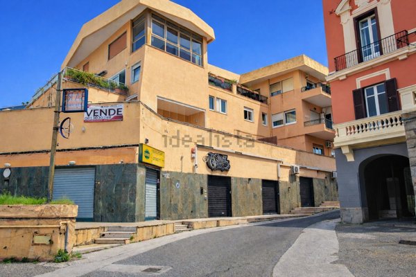 locale commerciale in affitto a Pozzuoli in zona Solfatara