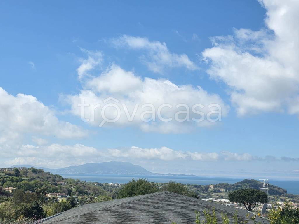 casa indipendente in affitto a Pozzuoli in zona Monterusciello
