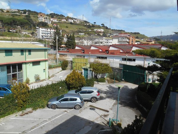 ufficio in affitto a Pozzuoli in zona Pisciarelli