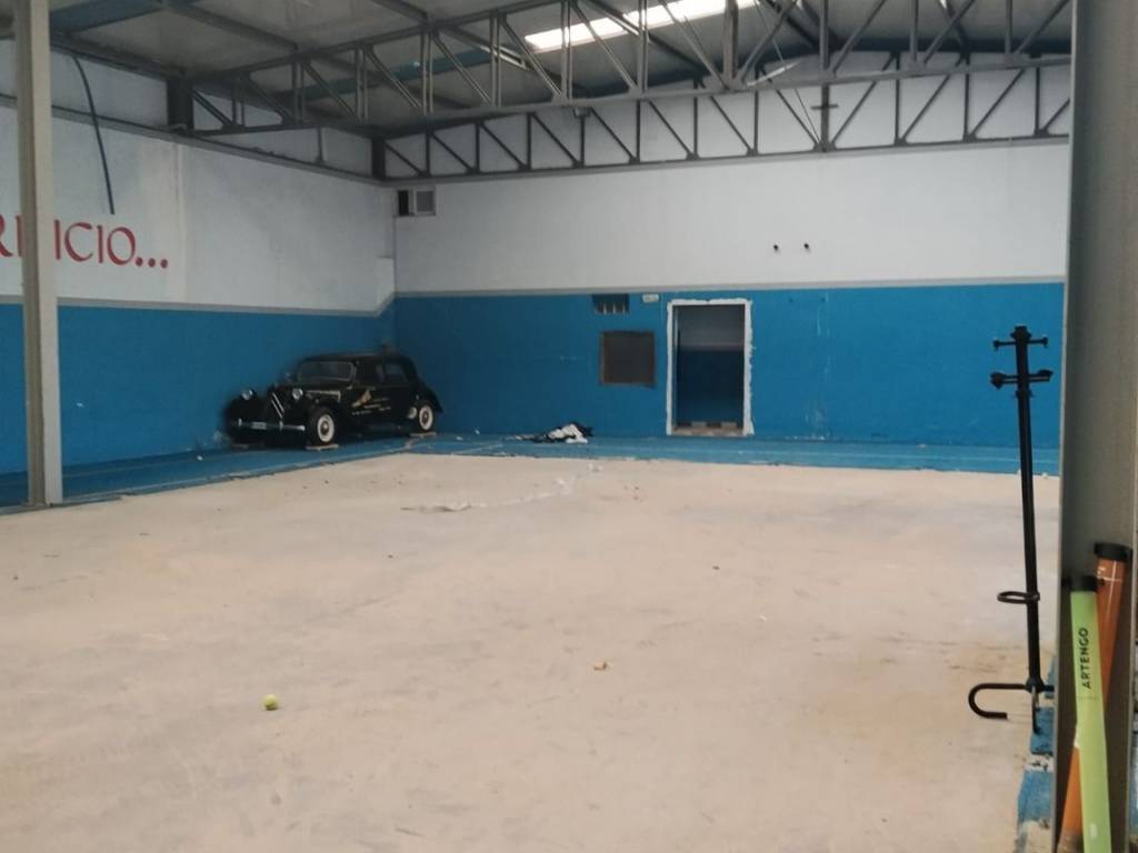 capannone in affitto a Pozzuoli