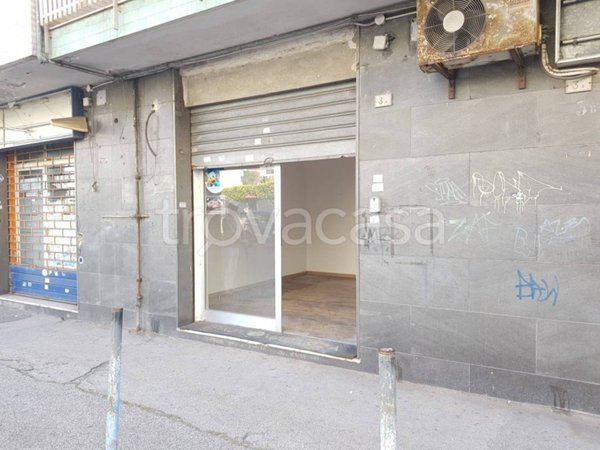 negozio in affitto a Pozzuoli