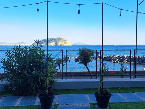 negozio in affitto a Pozzuoli