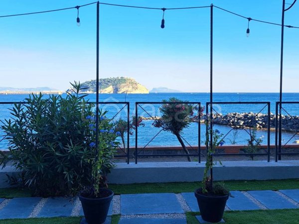 negozio in affitto a Pozzuoli