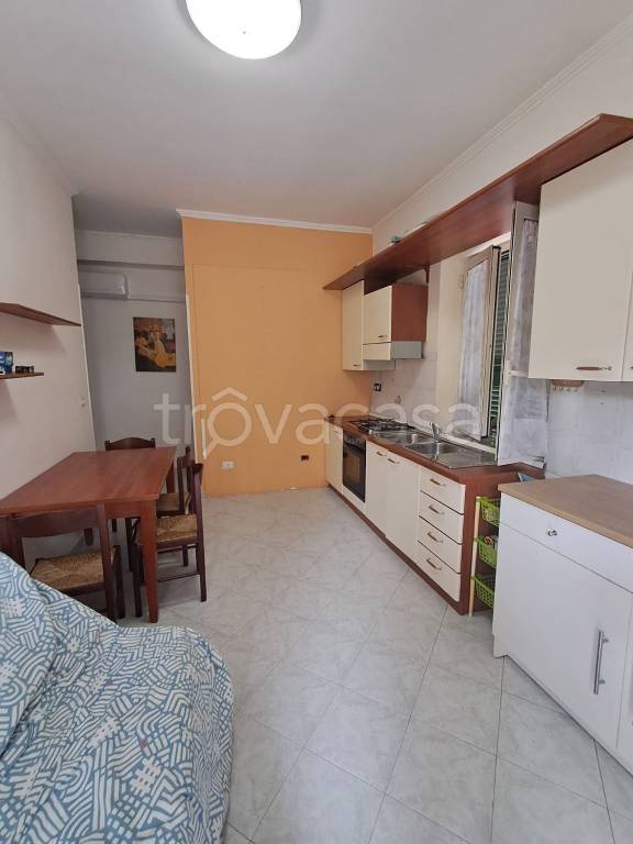 appartamento in affitto a Pozzuoli in zona Lucrino