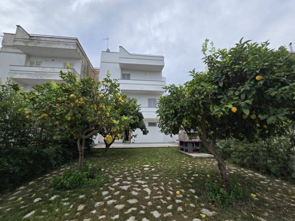 casa indipendente in affitto a Pozzuoli in zona Monterusciello