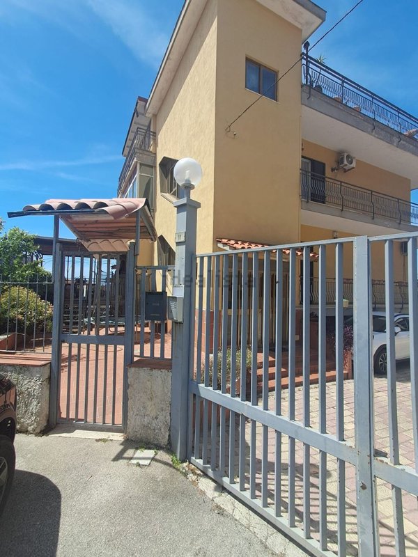 appartamento in affitto a Pozzuoli in zona Solfatara