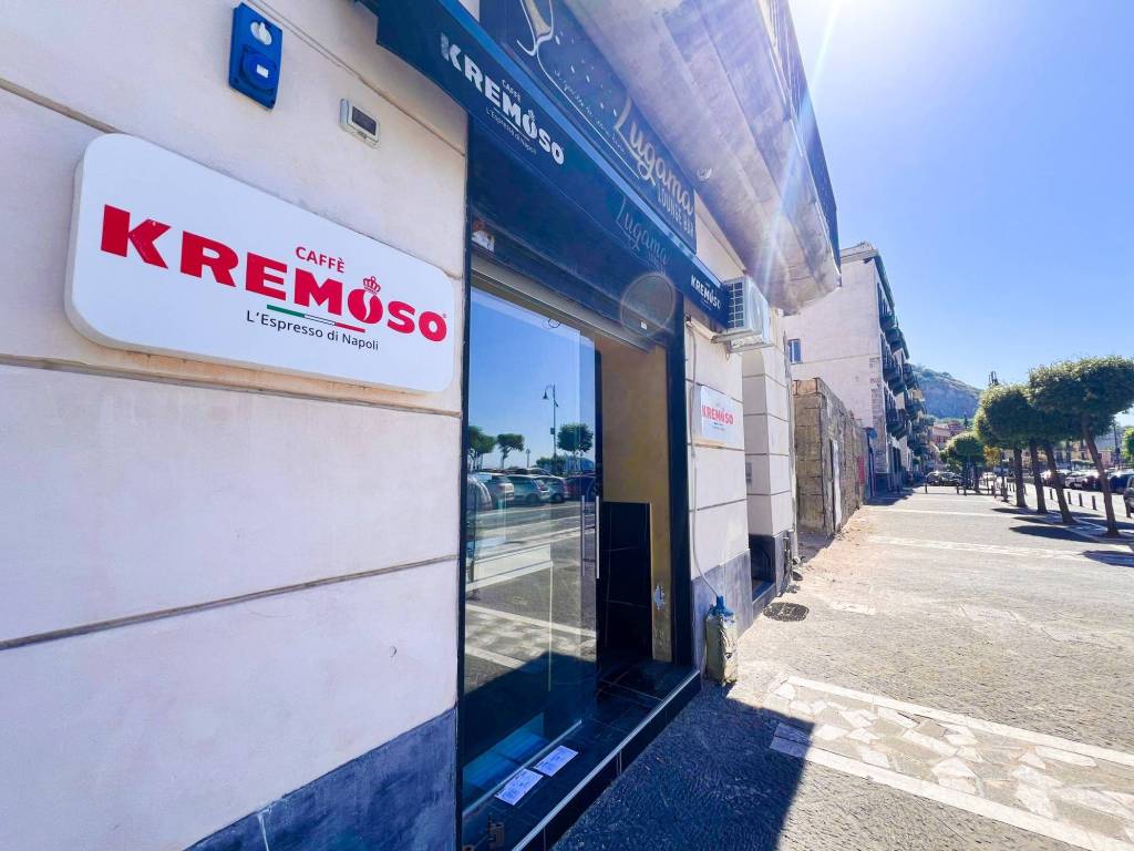 negozio in affitto a Pozzuoli