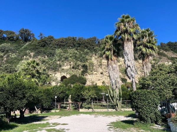 appartamento in affitto a Pozzuoli in zona Lucrino