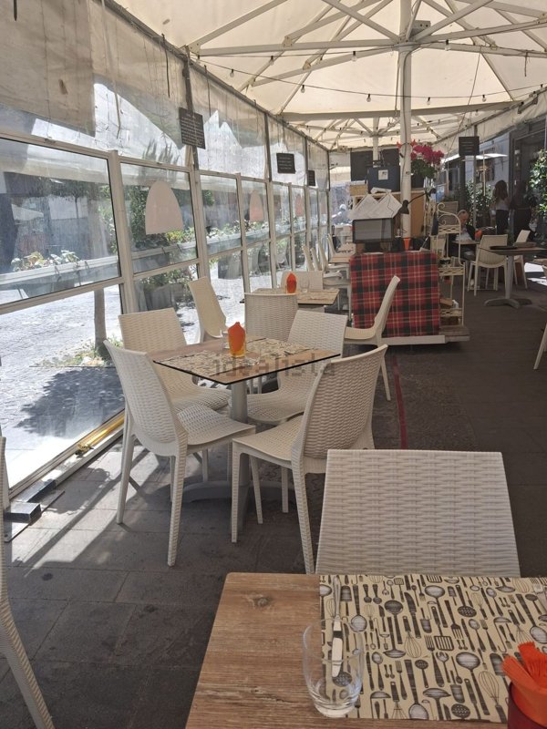 locale commerciale in affitto a Pozzuoli