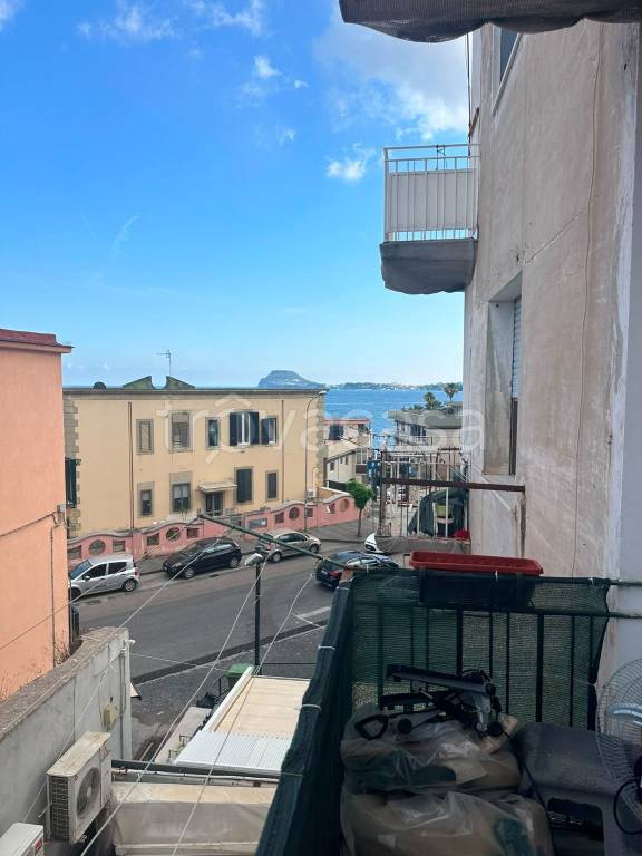 appartamento in affitto a Pozzuoli in zona Lucrino