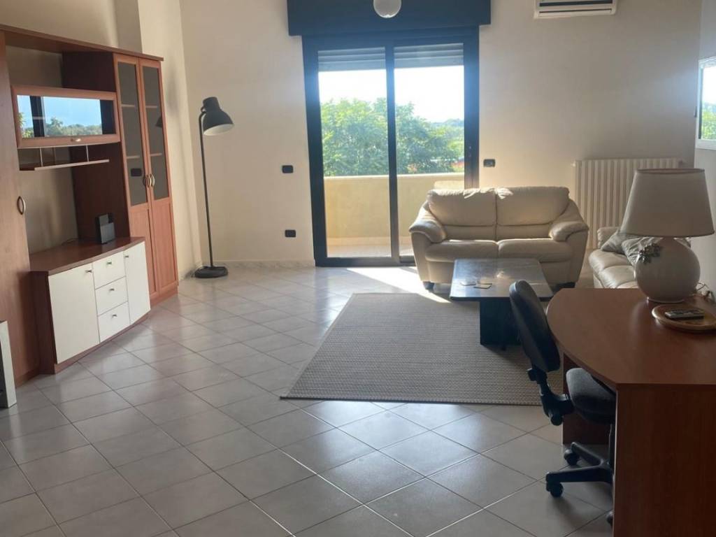 appartamento in affitto a Pozzuoli in zona Lucrino