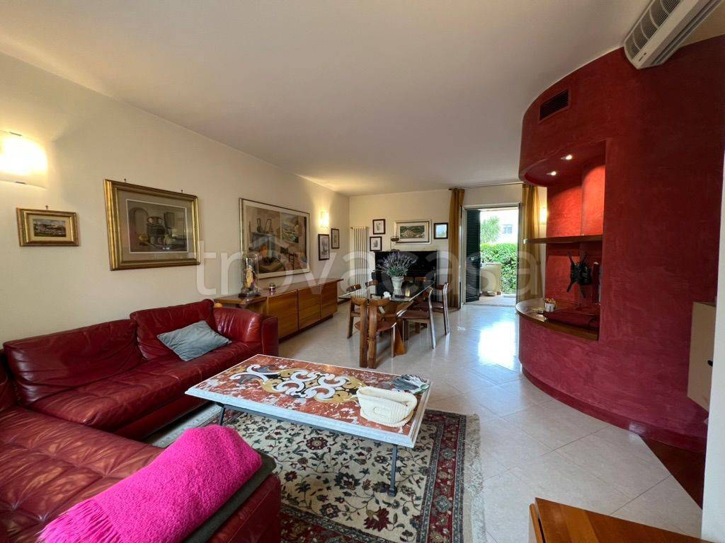 casa indipendente in affitto a Pozzuoli in zona Monterusciello
